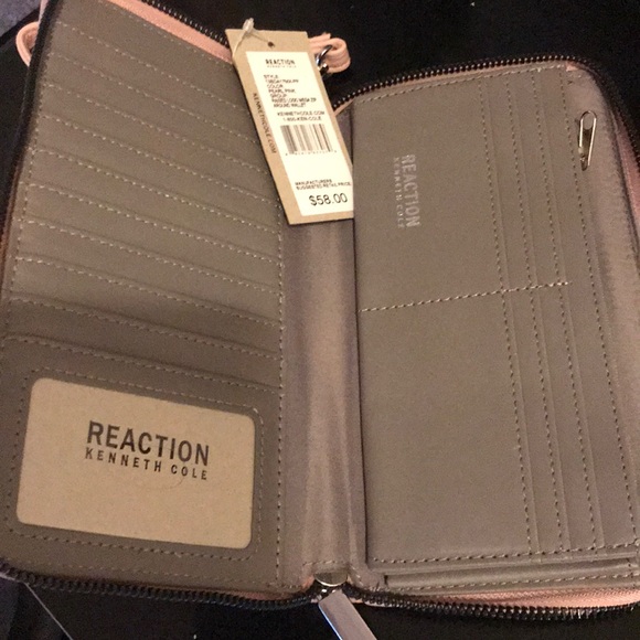 Kenneth Cole Reaction Wallet - Picture 6 of 6